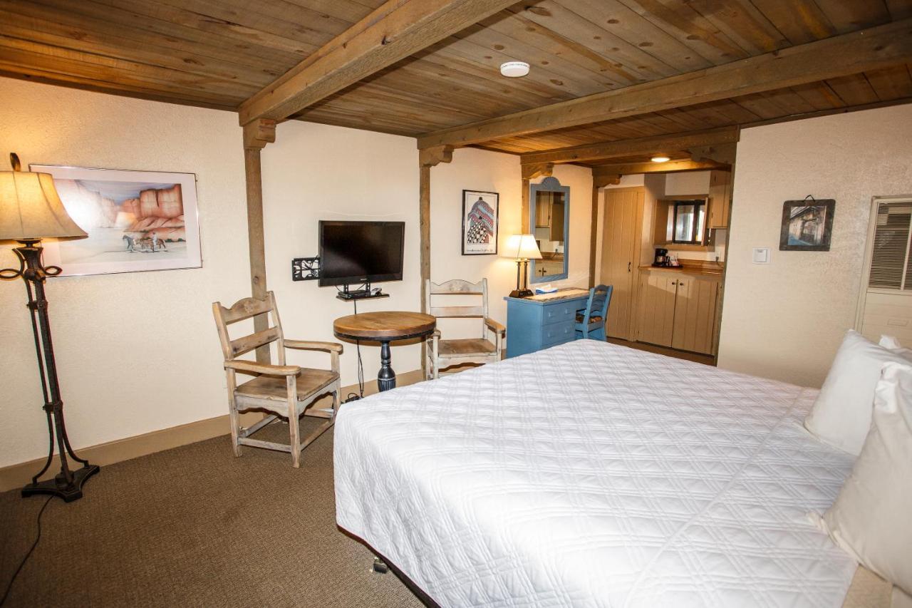 Chama Trails Motel מראה חיצוני תמונה